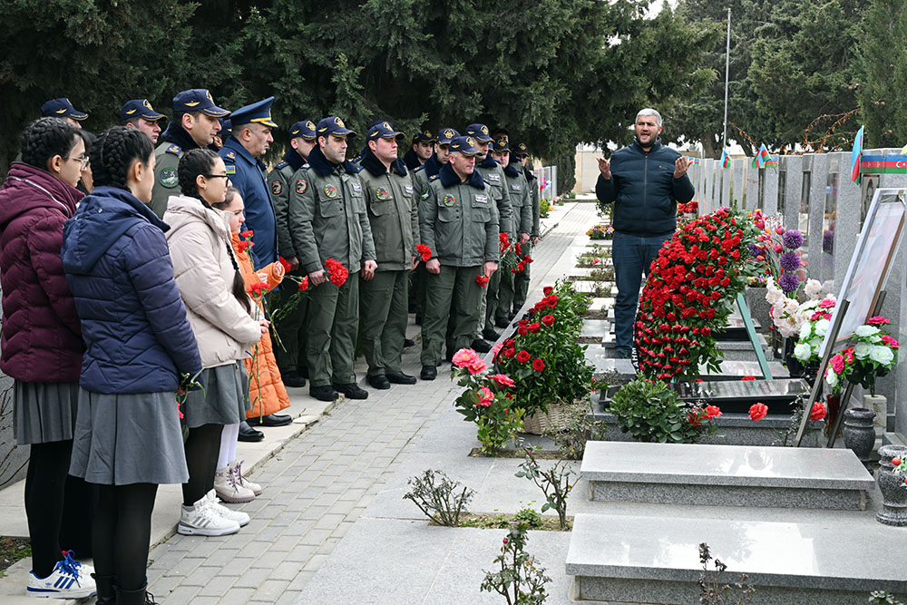 Şəhid hərbi pilot Əbu Bəkr İsmayılovun xatirəsi yad edilib (FOTO)