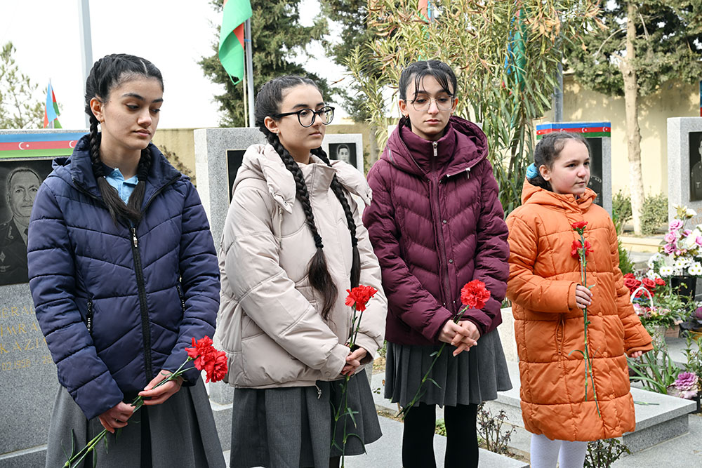 Şəhid hərbi pilot Əbu Bəkr İsmayılovun xatirəsi yad edilib (FOTO)