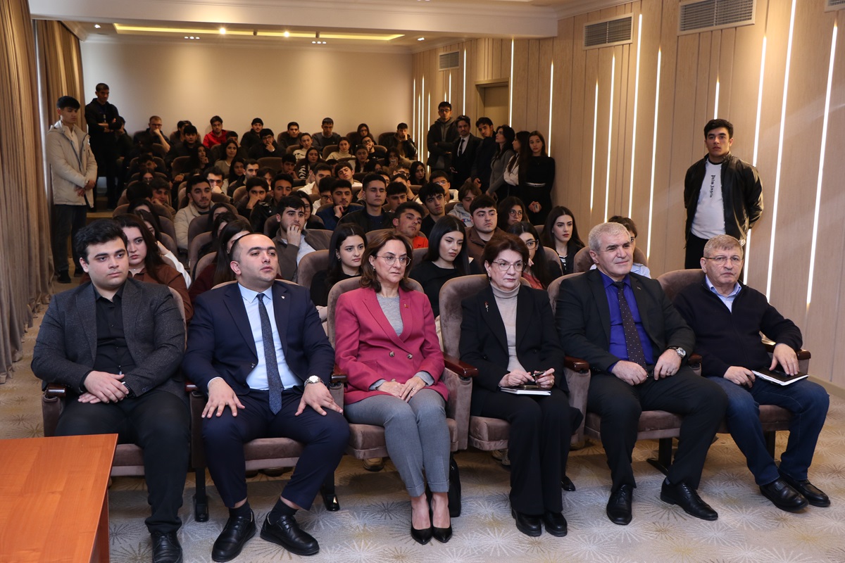 AzMİU tələbələrinə Türkiyədə təhsil imkanları və təqaüd proqramları haqqında məlumat verilib (FOTO)