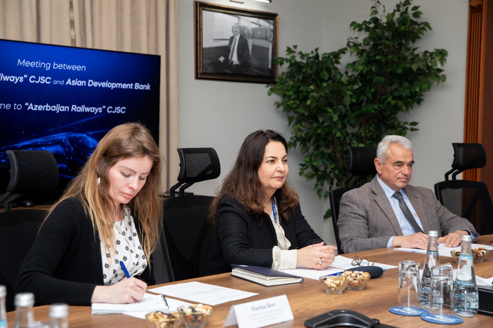ADY ilə Asiya İnkişaf Bankı arasında Sumqayıt–Yalama dəmiryol xəttinin bərpası müzakirə olunub (FOTO)