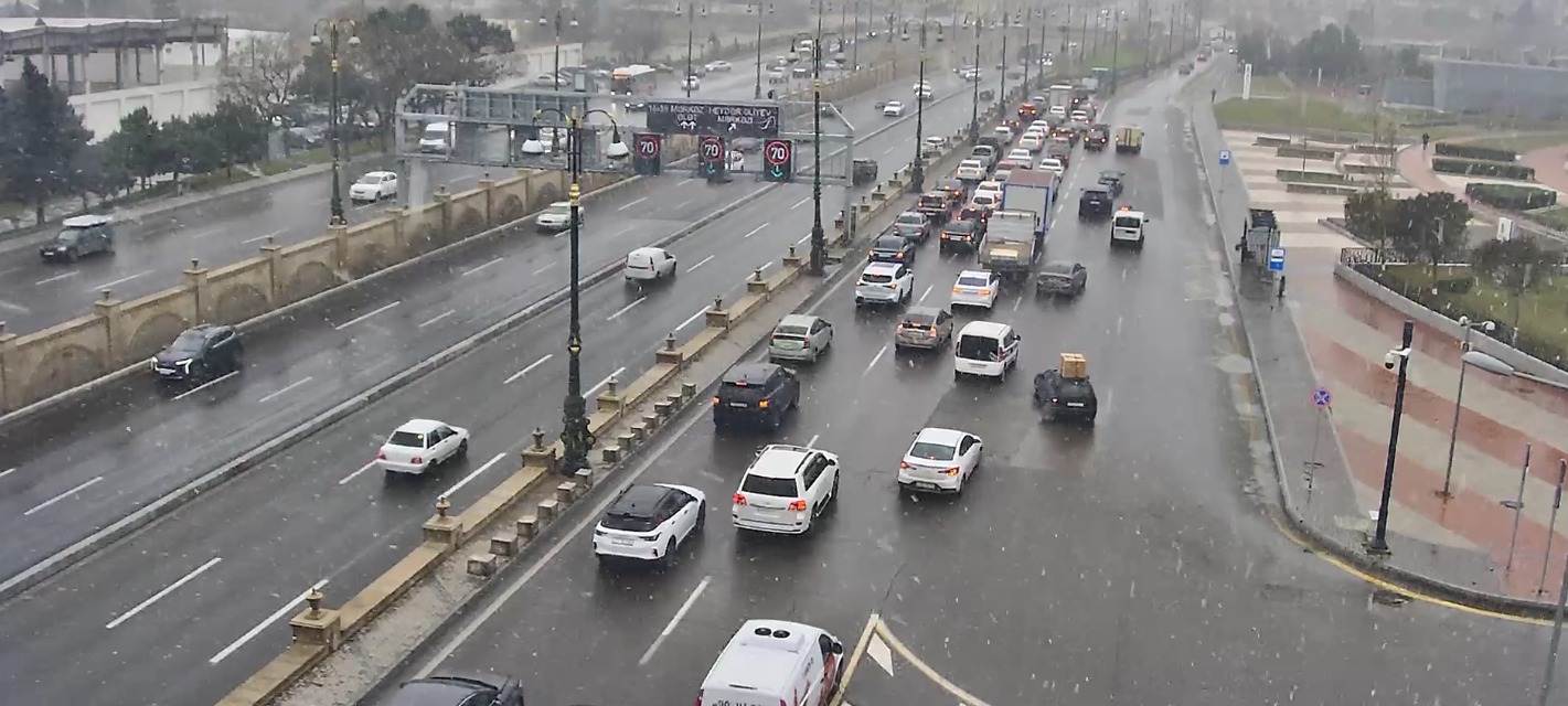 Paytaxtın bir sıra yollarında tıxac var - SİYAHI (FOTO)