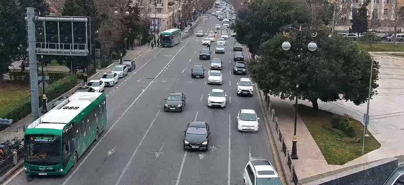 Paytaxtın bir sıra yollarında tıxac var - SİYAHI (FOTO)
