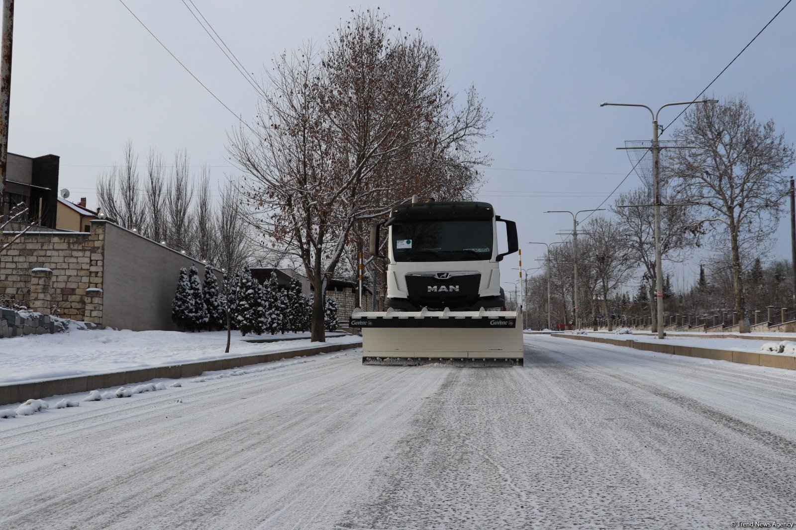 Xankəndidə yollar qardan təmizlənir (FOTO)