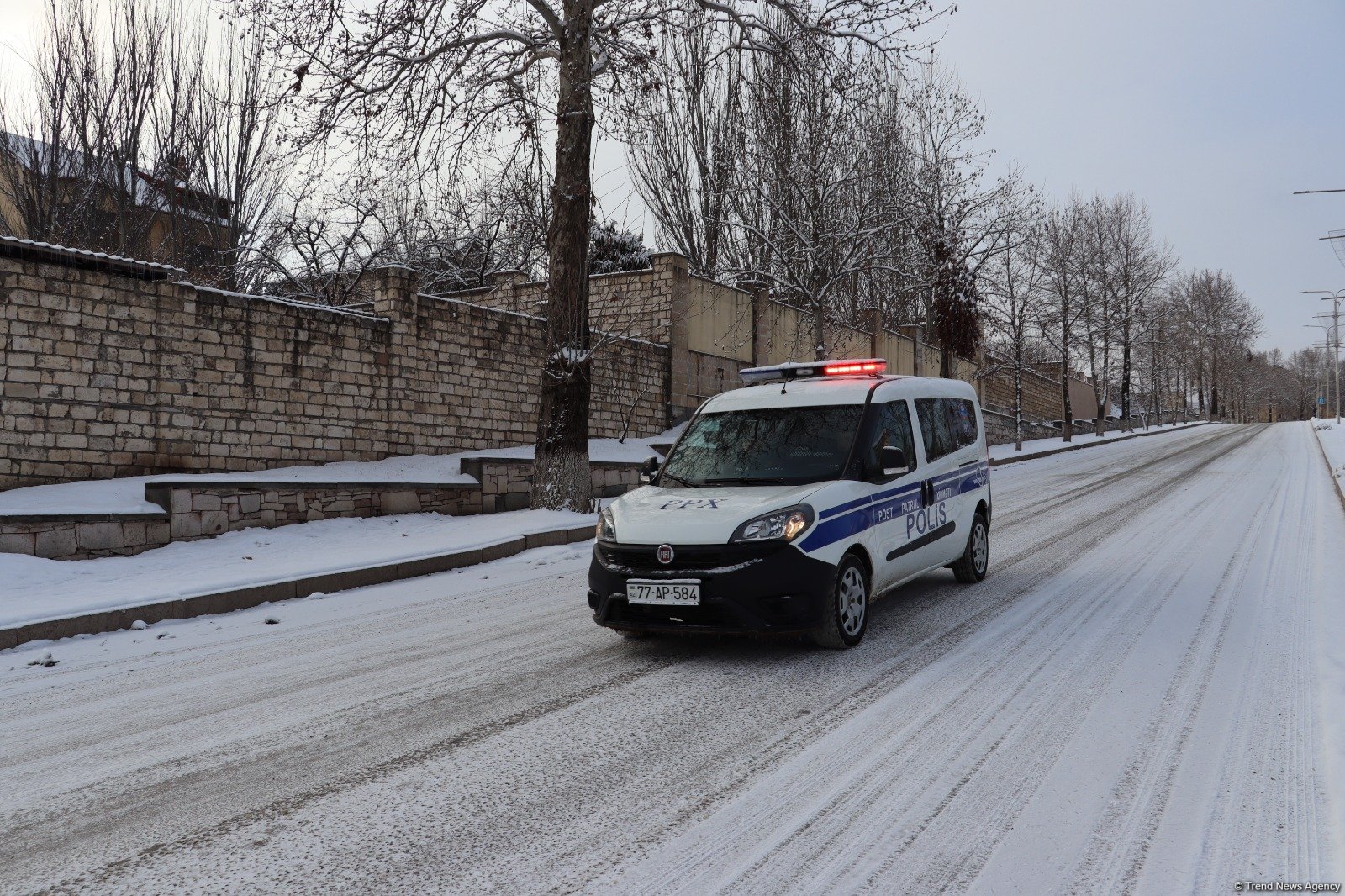 Xankəndidə yollar qardan təmizlənir (FOTO)