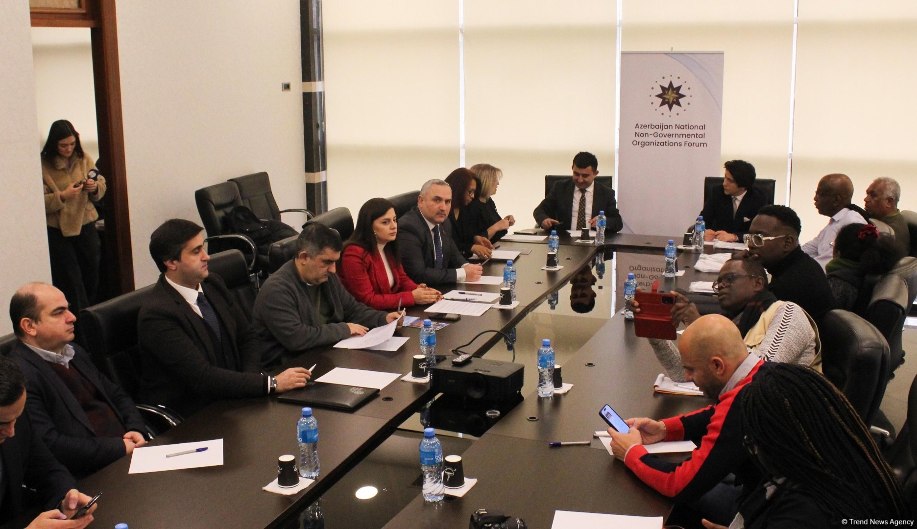 Bakıda Fransa zülmündən əziyyət çəkən dənizaşırı ərazilərlə Azərbaycan vətəndaş cəmiyyətlərinin dialoqu keçirilib