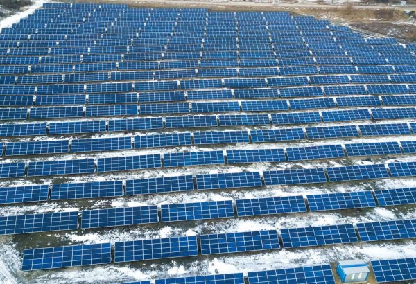 Qarlı hava günəş panellərinin enerji istehsalına necə təsir edir?