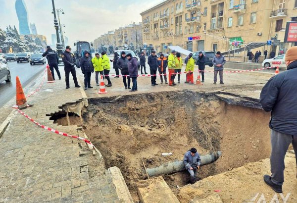 Heydər Əliyev prospektində yol çökdü - hərəkət məhdudlaşdırıldı (FOTO)
