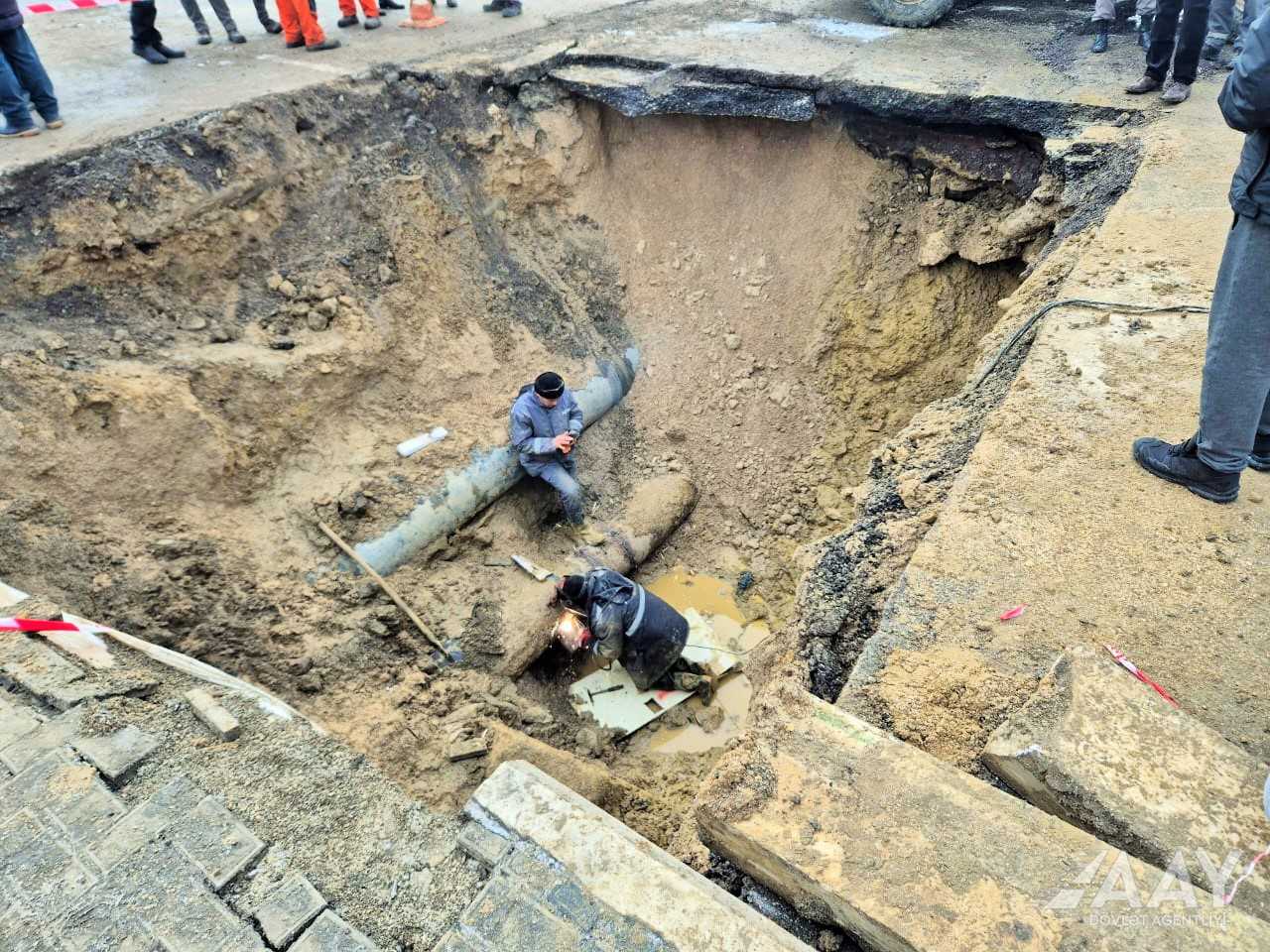 Heydər Əliyev prospektində yol çökdü - hərəkət məhdudlaşdırıldı (FOTO)
