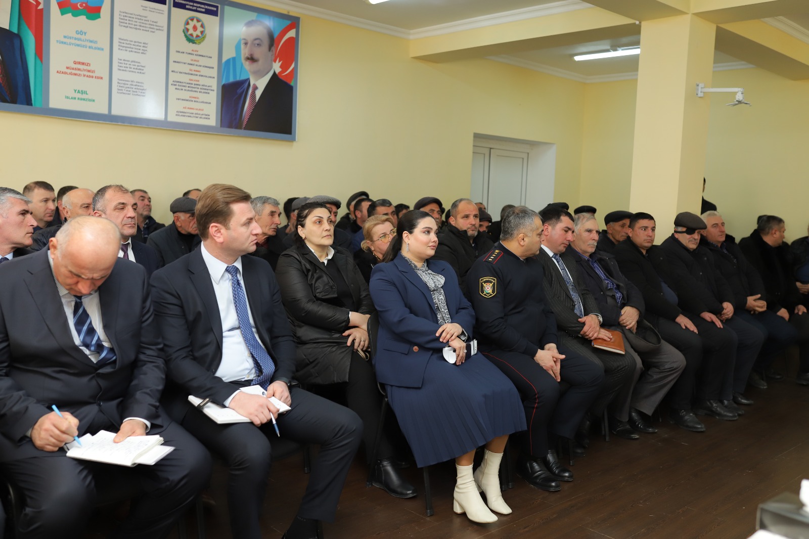 Köhnə Xaçmaz kəndində sakinlərin müraciət və təklifləri dinlənilib (FOTO)