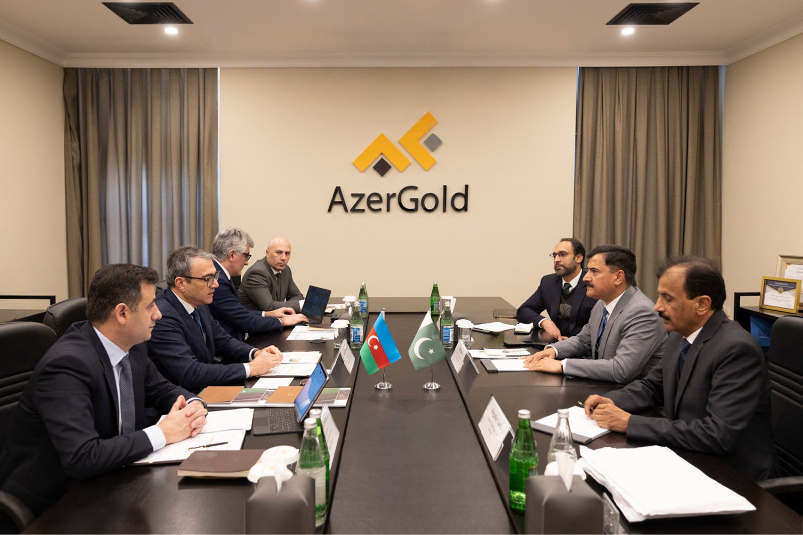 “AzerGold” QSC-də Pakistanın “Frontier Works Organization” şirkətinin nümayəndə heyəti ilə görüş keçirilib (FOTO)