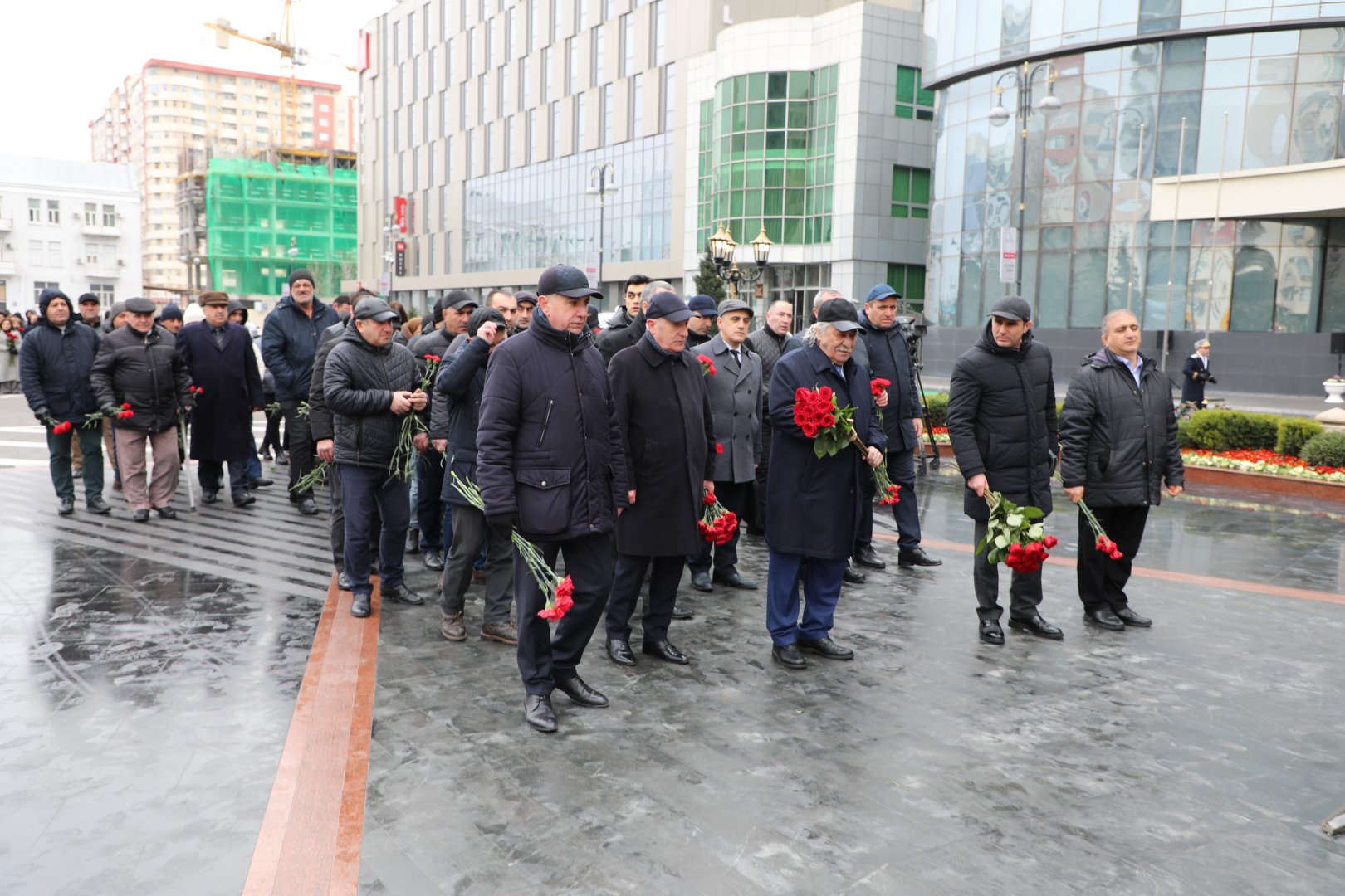 Əqli Mülkiyyət Agentliyinin kollektivi Xocalı soyqırımının qurbanlarını yad edib (FOTO)