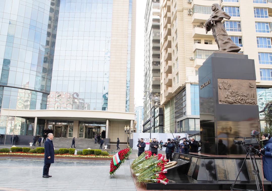 DTX-nin əməkdaşları Xocalı soyqırımının 33-cü ildönümü ilə əlaqədar “Ana harayı” abidəsini ziyarət ediblər (FOTO)