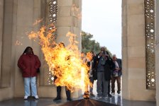 Fransa müstəmləkələrindən olan KİV nümayəndələri Şəhidlər Xiyabanını ziyarət edib (FOTO/VİDEO)