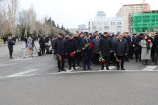 Əqli Mülkiyyət Agentliyinin kollektivi Xocalı soyqırımının qurbanlarını yad edib (FOTO)