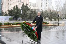 Prezident İlham Əliyev və Birinci xanım Mehriban Əliyeva Xocalı soyqırımı abidəsini ziyarət ediblər (FOTO/VİDEO)