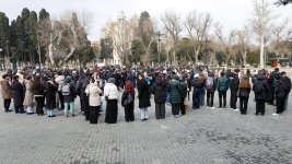 Azərbaycan könüllülərinin iştirakı ilə “Xocalı 33 il” fləşmobu keçirilib (FOTO)