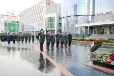 Müdafiə Nazirliyinin rəhbər heyəti "Ana harayı" abidəsini ziyarət edib (FOTO)