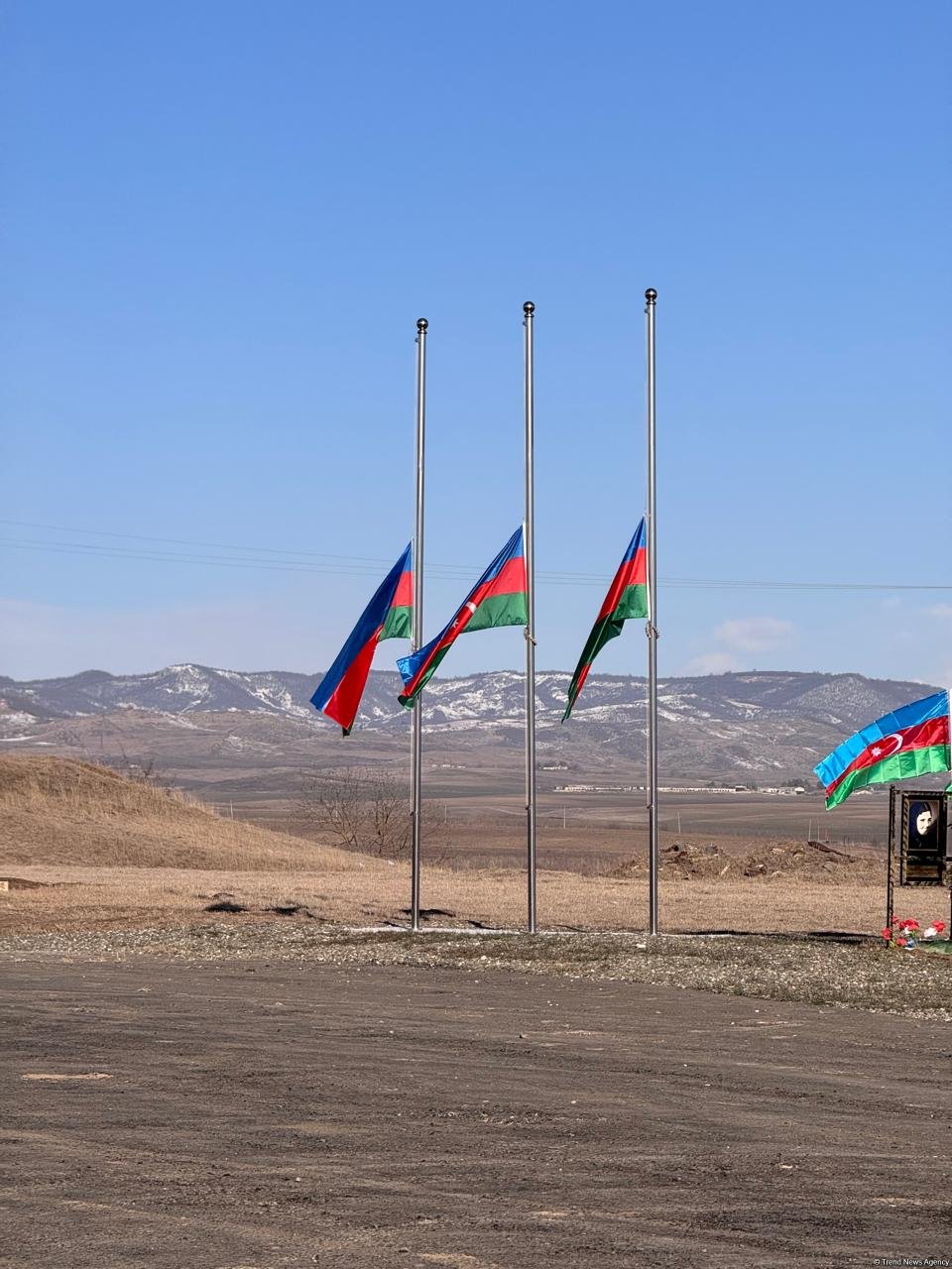 Xankəndi, Xocalı və Ağdərədə bayraqlar yarıya qədər endirildi (FOTO)