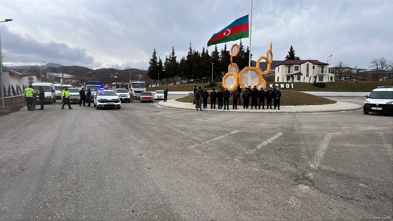 Azad edilmiş ərazilərdə Xocalı soyqırımı qurbanlarının xatirəsi bir dəqiqəlik sükutla yad edildi (FOTO/VİDEO)