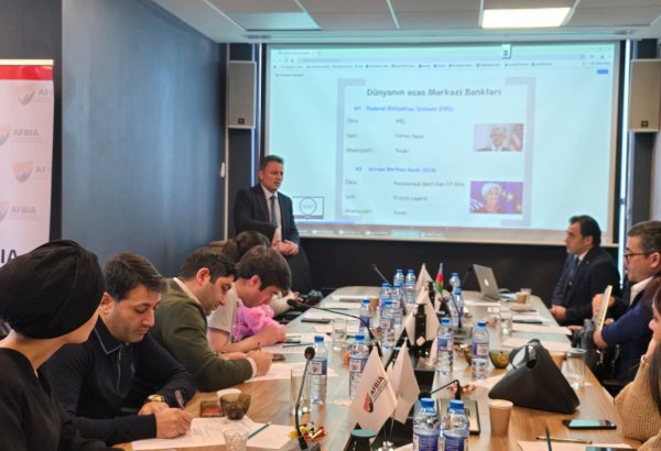 Media nümayəndələri üçün “Kapital Bazarı: Əsas Prinsiplər və Fundamental Biliklər” mövzusunda seminar keçirilib (FOTO)