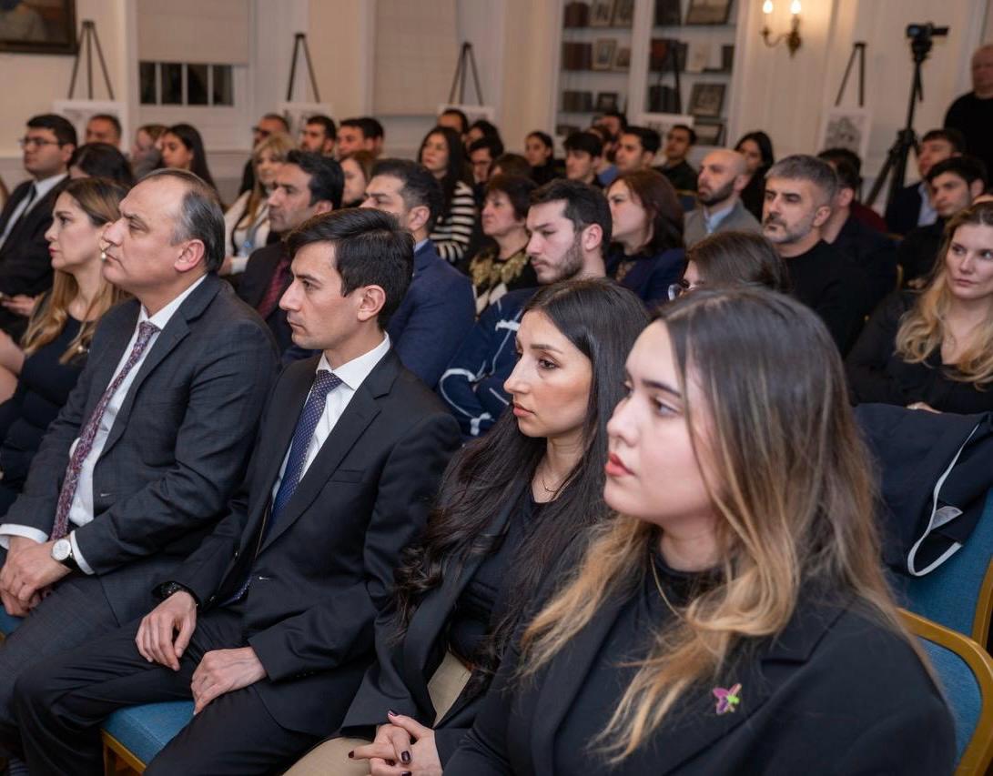 Kolumbiya Universitetində Xocalı soyqırımı ilə bağlı anım tədbiri keçirilib (FOTO)