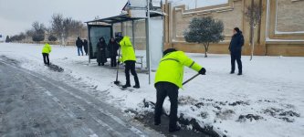 Paytaxtda qardan təmizləmə işləri davam edir (FOTO)