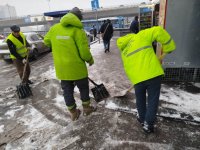 Paytaxtda qardan təmizləmə işləri davam edir (FOTO)