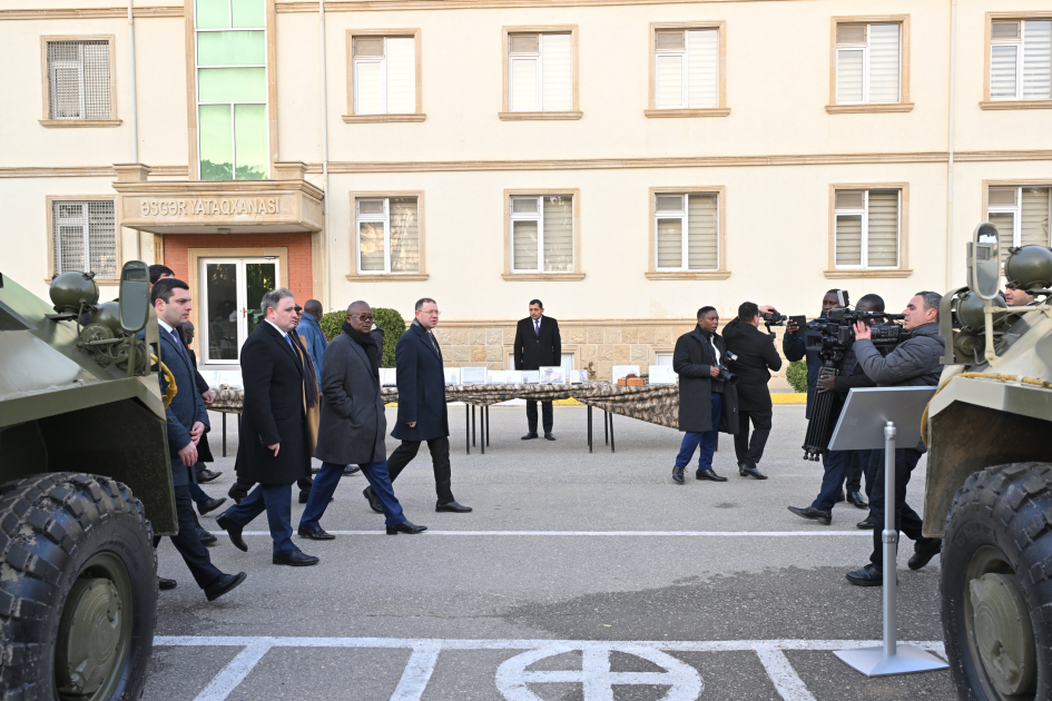 Qvineya-Bisau Prezidenti komando hərbi hissəsində olub (FOTO)