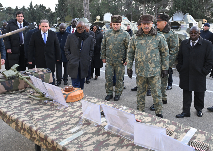 Qvineya-Bisau Prezidenti komando hərbi hissəsində olub (FOTO)