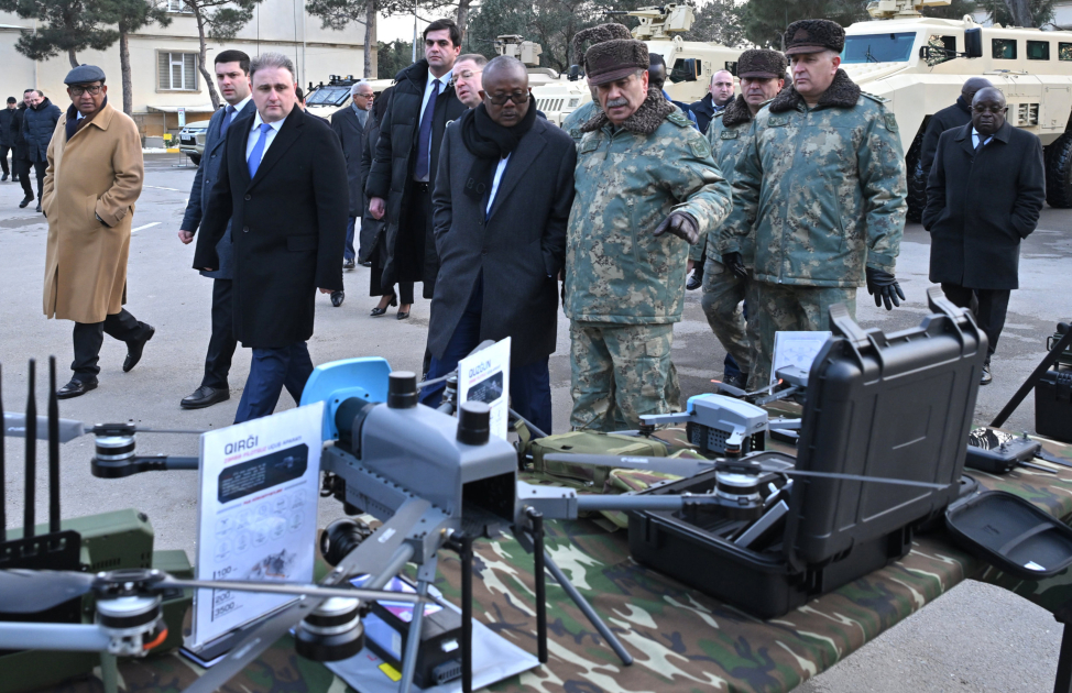 Qvineya-Bisau Prezidenti komando hərbi hissəsində olub (FOTO)