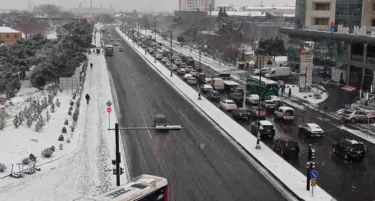 Paytaxtın bu yollarında tıxac var - SİYAHI (FOTO) (ƏLAVƏ EDİLİB)