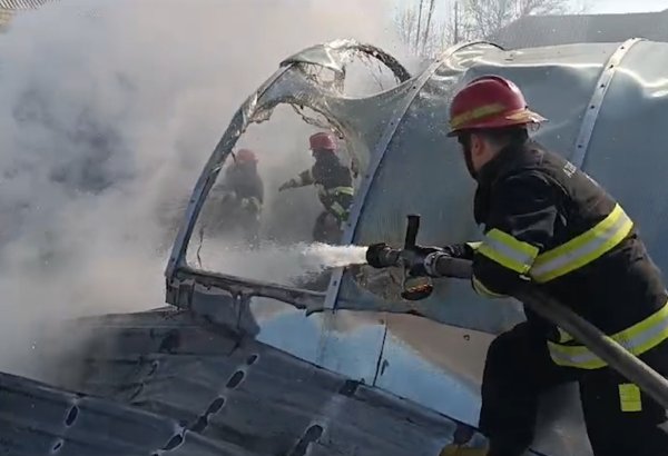Gəncədə bir-birinə bitişik tikilmiş dörd ev yandı (FOTO/VİDEO)