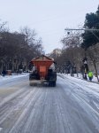 Bakıda qar təmizliyi FOTOLARDA