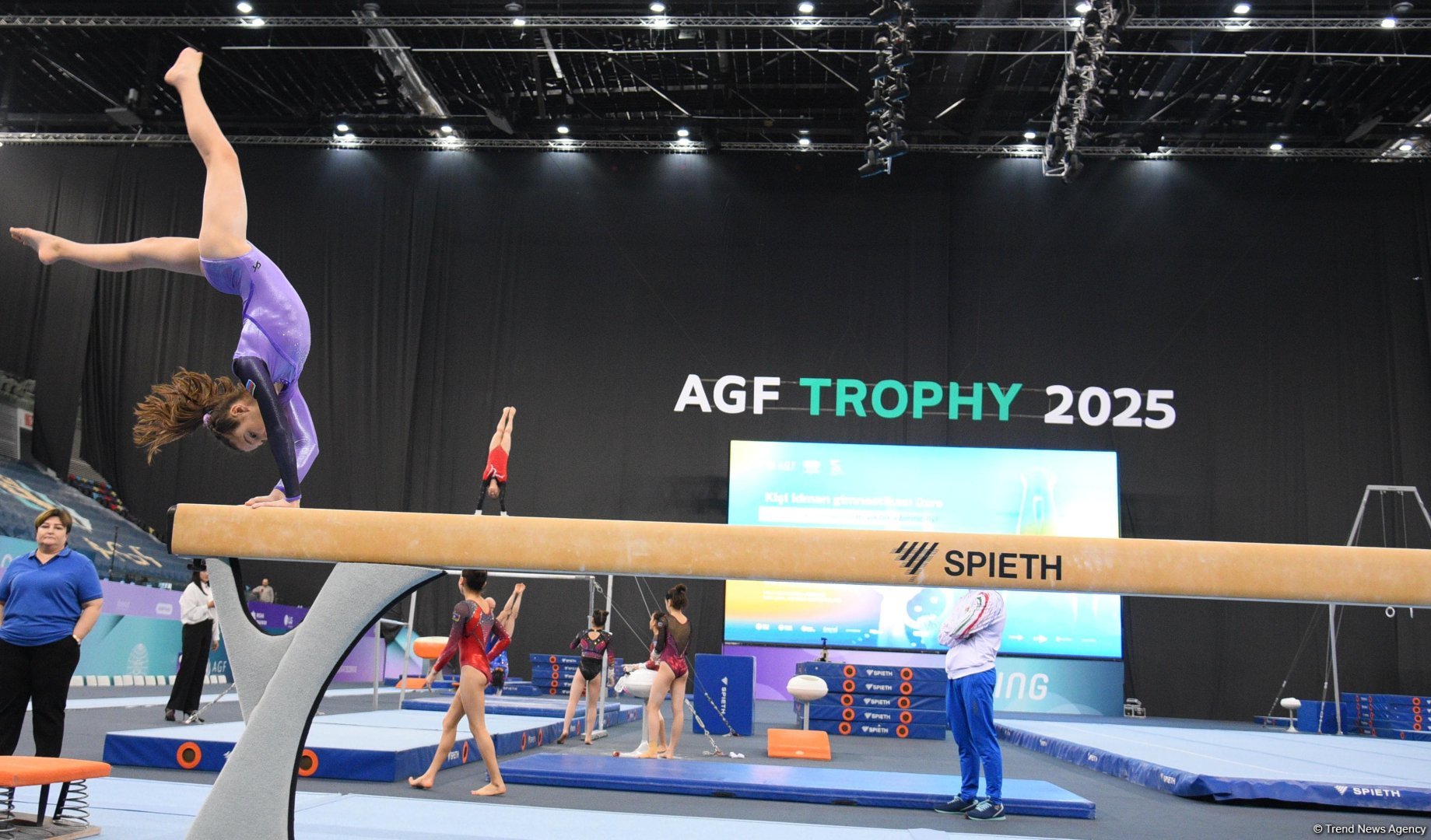 Milli Gimnastika Arenasında gimnastika yarışları davam edir (FOTO)