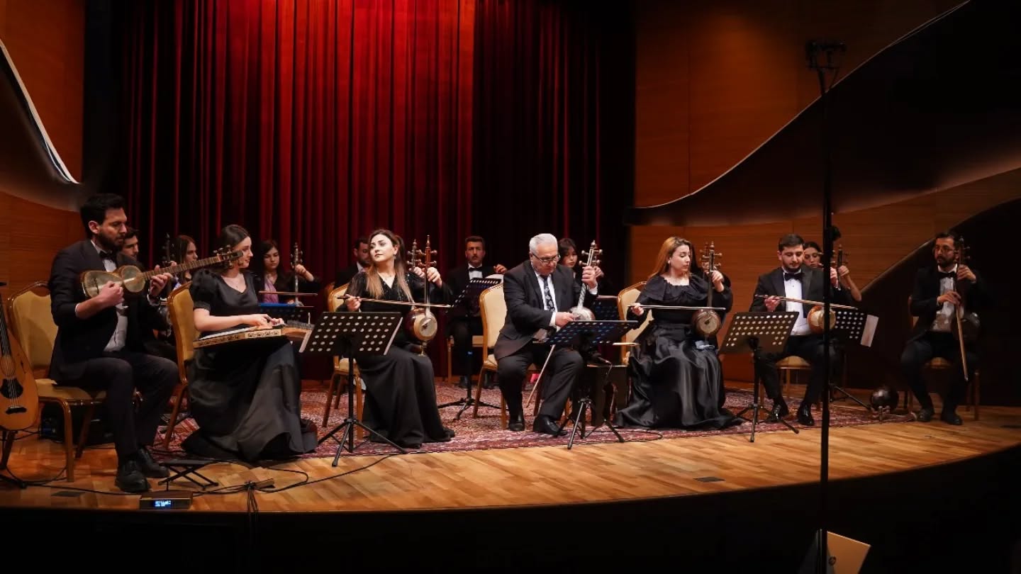 “Əhsən” televiziya müsabiqəsinin finalçılarından ibarət növbəti konsert proqramı təqdim olunub (FOTO)