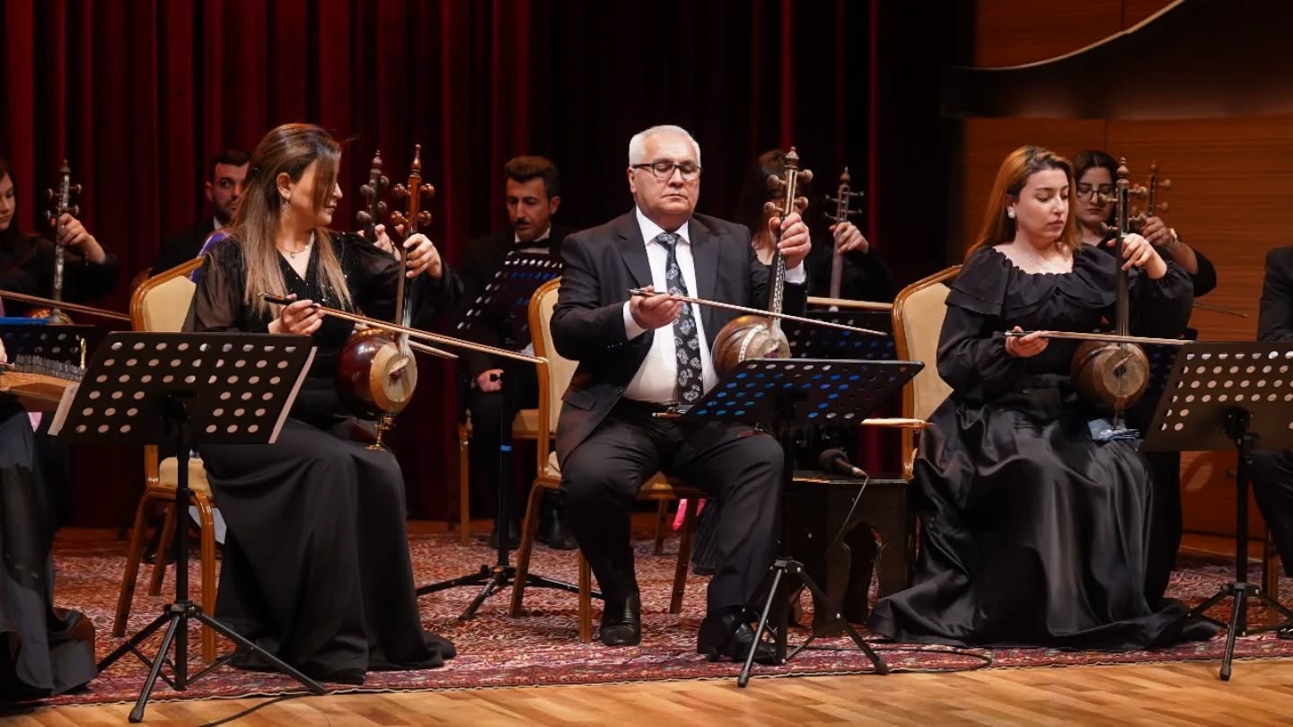 “Əhsən” televiziya müsabiqəsinin finalçılarından ibarət növbəti konsert proqramı təqdim olunub (FOTO)