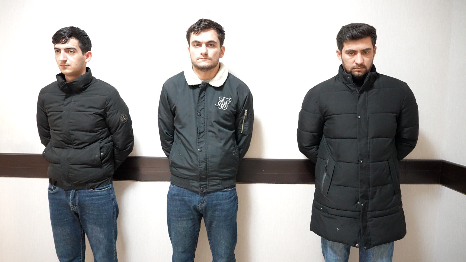 Hava limanı ərazisində qanunsuz taksi fəaliyyəti göstərən şəxslər saxlanıldı (FOTO/VİDEO)