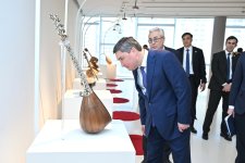 Qazaxıstanın Baş naziri Heydər Əliyev Mərkəzində olub (FOTO)