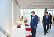 Qazaxıstanın Baş naziri Heydər Əliyev Mərkəzində olub (FOTO)