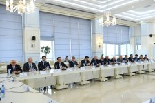 İnsan hüquqları komitəsində ombudsmanın illik məruzəsi dinlənilib (FOTO)