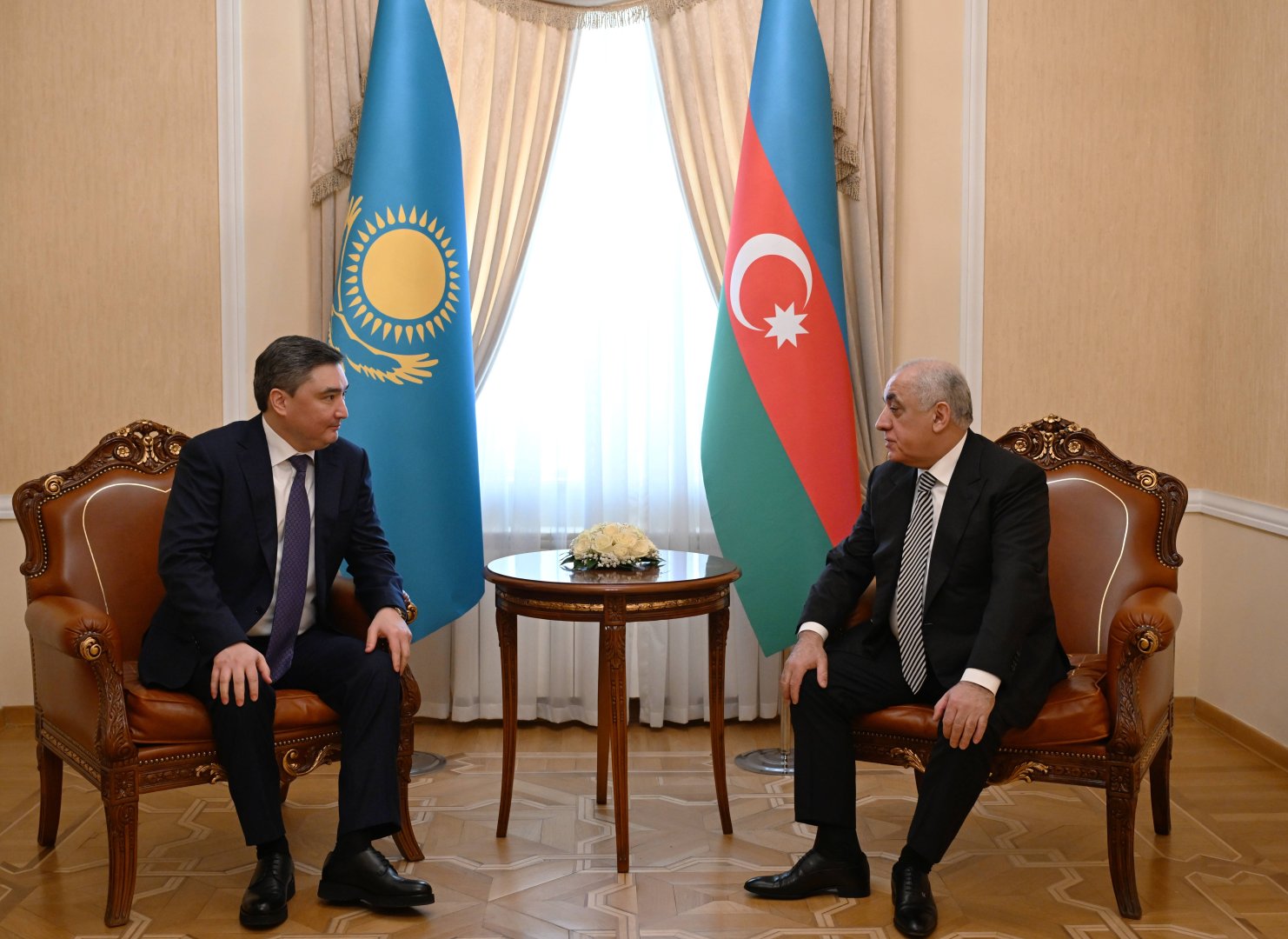 Baş nazir qazaxıstanlı həmkarına Aktau yaxınlığında baş verən təyyarə qəzasının araşdırılmasında köməyə görə təşəkkür edib