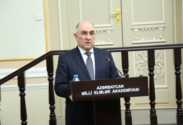 AMEA-nın vitse-prezidenti riyaziyyat elmi ilə bağlı narahatlığını ifadə edib