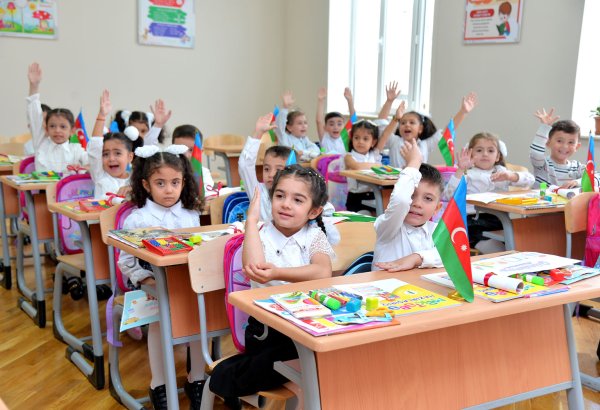 Paytaxtda məktəblərin mikroəraziləri ilə bağlı 1 630 müraciət cavablandırılıb - BŞTİ