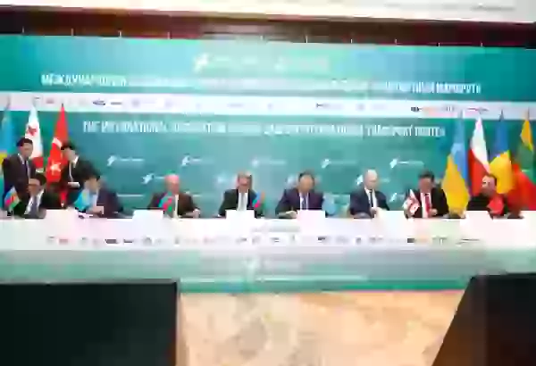 Orta Dəhliz regional nəqliyyat bağlantısına yeni üstünlüklər qazandıracaq: Bakıda yeni sazişlər imzalandı