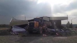 Tərtərdə qanunsuz inşa olunan tikili sökülüb (FOTO/VİDEO)