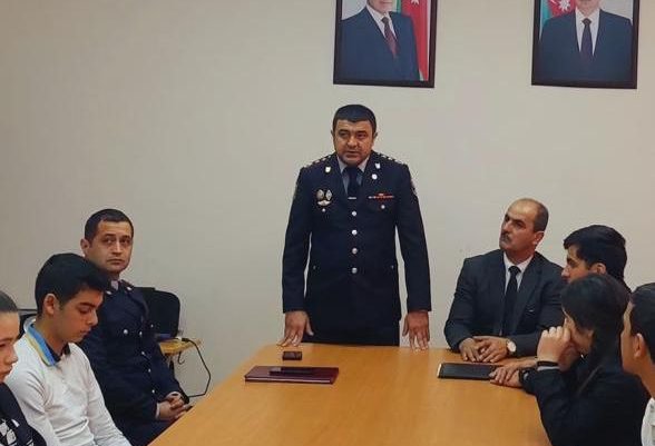 Polis Xızıda şagirdlərlə görüşüb, onların suallarını cavablandırdı (FOTO)