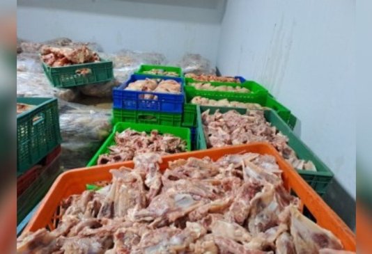 Bakıda dönər və toyuq əti emalı müəssisəsində nöqsanlar aşkarlandı (FOTO)