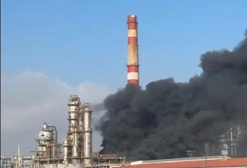 Bakıda Neft Emalı Zavodunda yanğın söndürülüb (FOTO/VİDEO) (YENİLƏNİB-2)