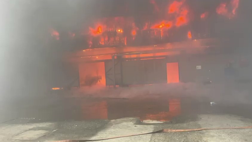 Bakıda Neft Emalı Zavodunda yanğın söndürülüb (FOTO/VİDEO) (YENİLƏNİB-2)