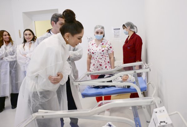 Birinci vitse-prezident Mehriban Əliyeva Gəncə Şəhər Birləşmiş Xəstəxanasının Perinatal Mərkəzində olub (FOTO/VİDEO)